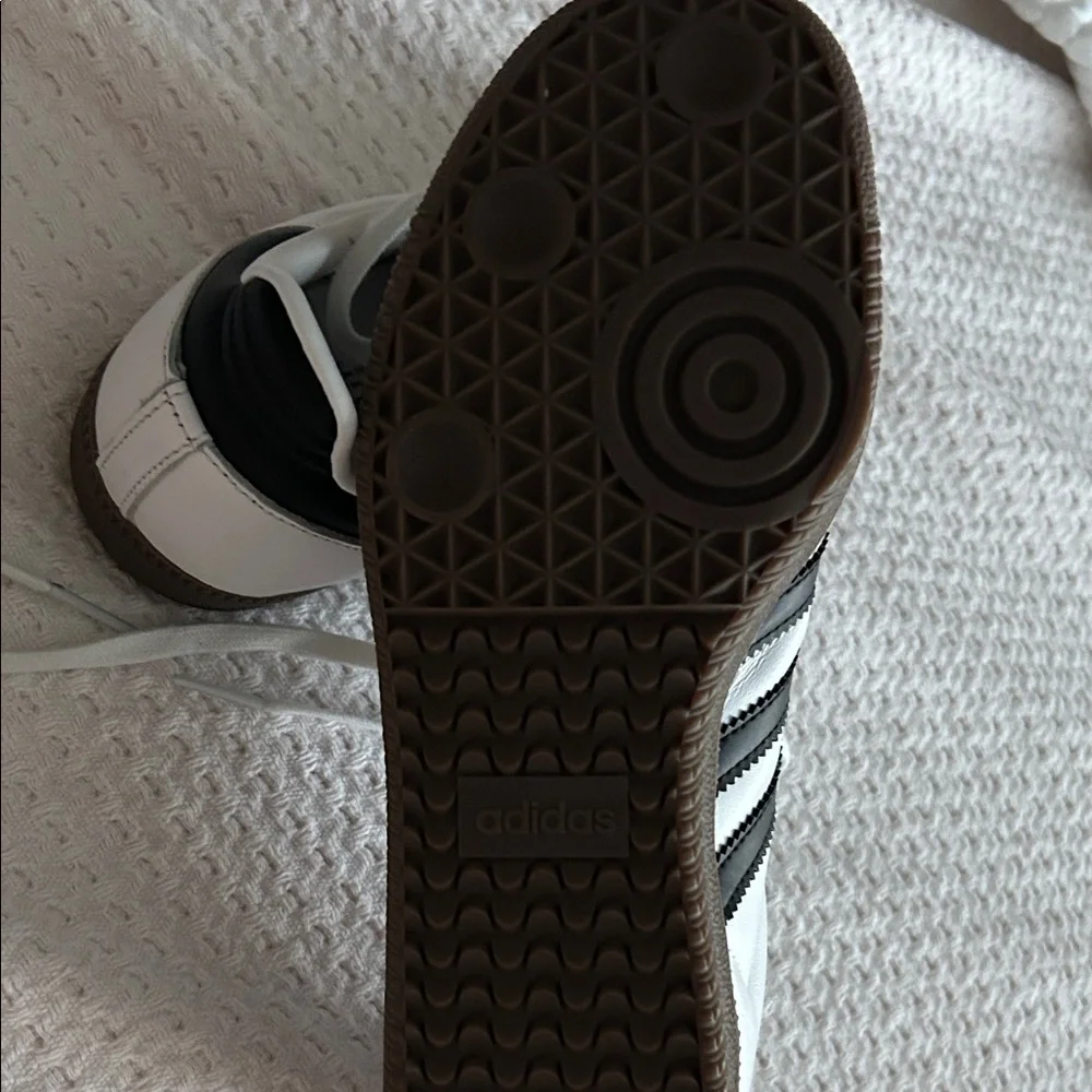 Adidas Classic Samba Sneakers - Picture 9 of 11